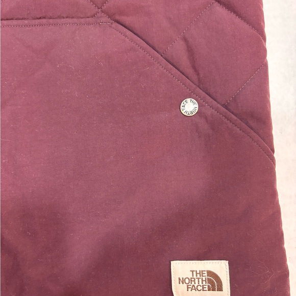 The North Face Women's Cuchillo Root Brown Reversible Quilted Vest - Picture 4 of 13